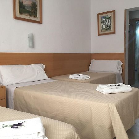 Hostal Lido มาดริด ภายนอก รูปภาพ